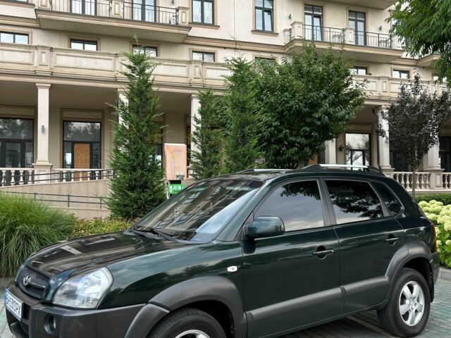 Зеленый Хендай Туксон, объемом двигателя 2 л и пробегом 184 тыс. км за 7500 $, фото 2 на Automoto.ua