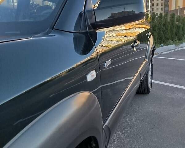 Зелений Хендай Туксон, об'ємом двигуна 1.98 л та пробігом 185 тис. км за 8100 $, фото 4 на Automoto.ua
