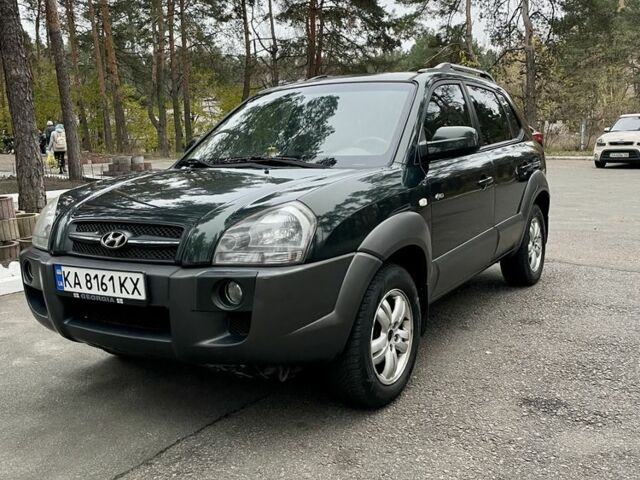 Зеленый Хендай Туксон, объемом двигателя 2.7 л и пробегом 201 тыс. км за 8400 $, фото 6 на Automoto.ua