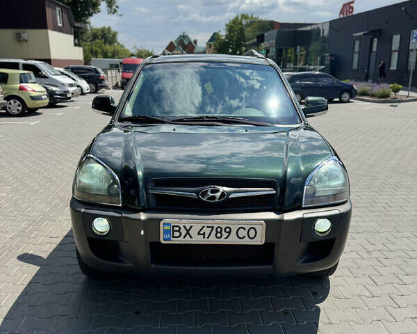 Зеленый Хендай Туксон, объемом двигателя 2.66 л и пробегом 200 тыс. км за 8199 $, фото 1 на Automoto.ua