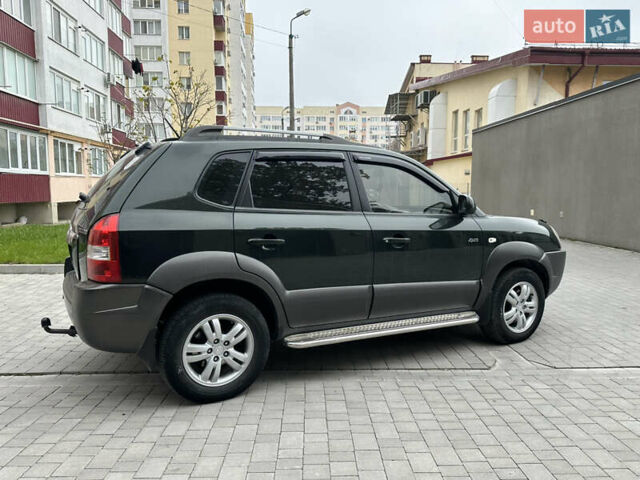 Зеленый Хендай Туксон, объемом двигателя 2 л и пробегом 140 тыс. км за 8100 $, фото 16 на Automoto.ua