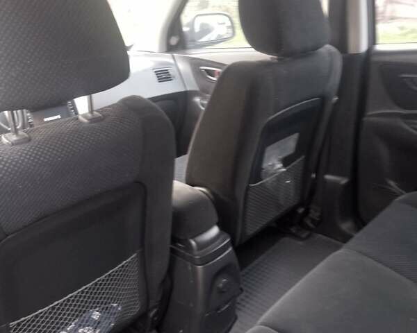 Зелений Хендай Туксон, об'ємом двигуна 1.99 л та пробігом 281 тис. км за 8500 $, фото 13 на Automoto.ua