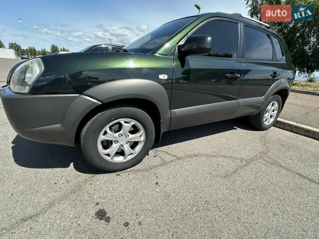 Зелений Хендай Туксон, об'ємом двигуна 2.7 л та пробігом 187 тис. км за 8499 $, фото 1 на Automoto.ua