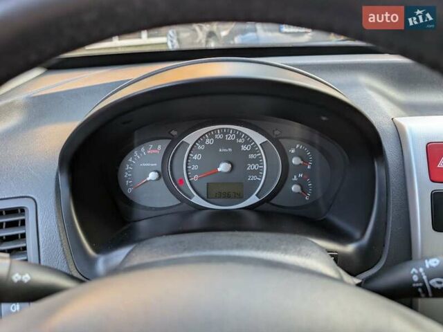 Зеленый Хендай Туксон, объемом двигателя 1.98 л и пробегом 200 тыс. км за 8000 $, фото 6 на Automoto.ua