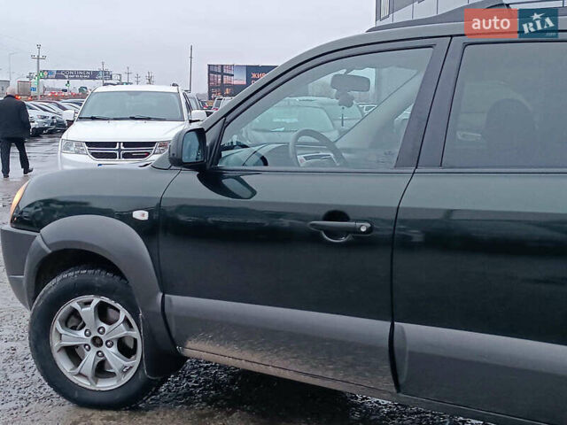 Зеленый Хендай Туксон, объемом двигателя 2 л и пробегом 223 тыс. км за 7290 $, фото 6 на Automoto.ua