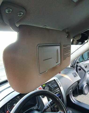 Зеленый Хендай Туксон, объемом двигателя 2 л и пробегом 115 тыс. км за 8500 $, фото 45 на Automoto.ua