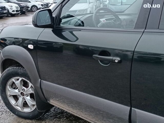 Зеленый Хендай Туксон, объемом двигателя 2 л и пробегом 223 тыс. км за 7290 $, фото 16 на Automoto.ua