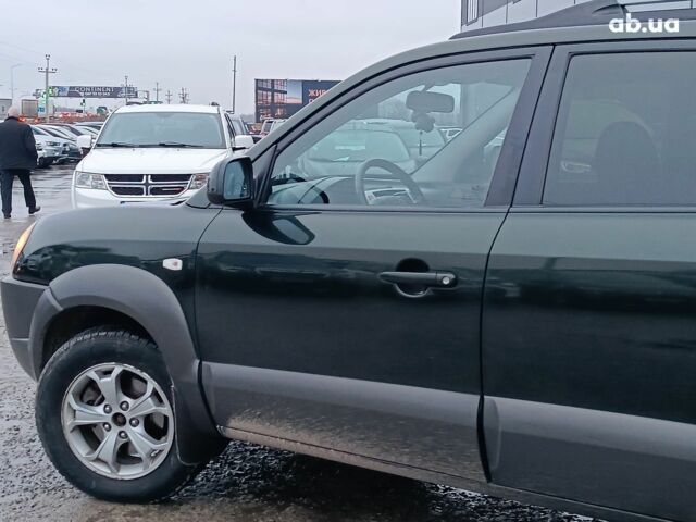 Зеленый Хендай Туксон, объемом двигателя 2 л и пробегом 223 тыс. км за 7290 $, фото 4 на Automoto.ua