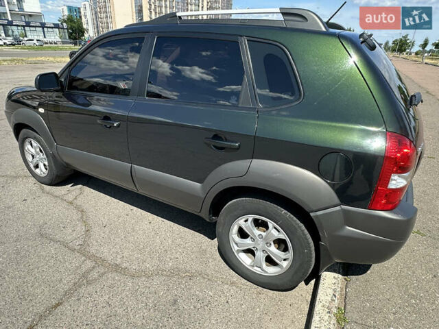 Зелений Хендай Туксон, об'ємом двигуна 2.7 л та пробігом 187 тис. км за 8499 $, фото 3 на Automoto.ua