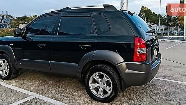 Хендай Туксон 2008 в Одессе на Automoto.ua Зеленый Хендай Туксон, объемом двигателя 2.66 л и пробегом 197 тыс. км за 8800 $, фото 24 на Automoto.ua