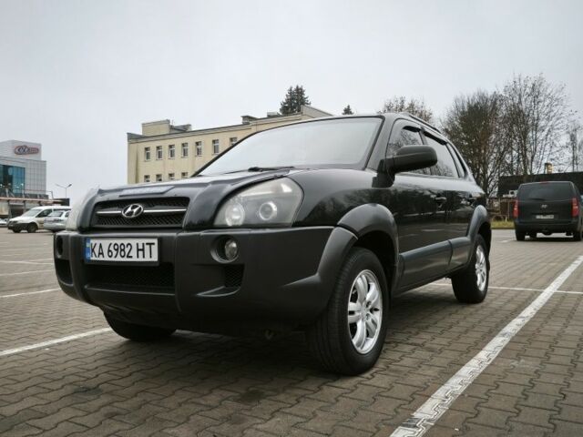 Зеленый Хендай Туксон, объемом двигателя 2 л и пробегом 275 тыс. км за 7999 $, фото 2 на Automoto.ua