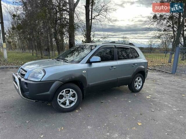 Зеленый Хендай Туксон, объемом двигателя 1.98 л и пробегом 168 тыс. км за 8800 $, фото 15 на Automoto.ua