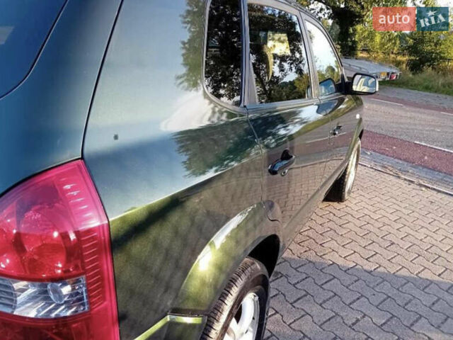 Зеленый Хендай Туксон, объемом двигателя 2 л и пробегом 183 тыс. км за 8900 $, фото 8 на Automoto.ua