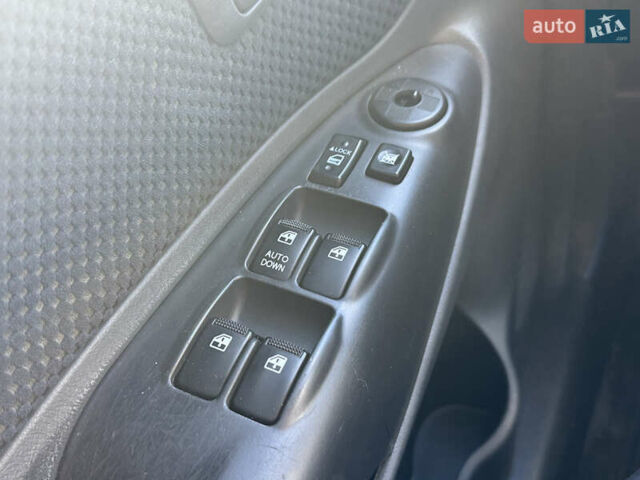 Зеленый Хендай Туксон, объемом двигателя 1.98 л и пробегом 160 тыс. км за 8750 $, фото 21 на Automoto.ua