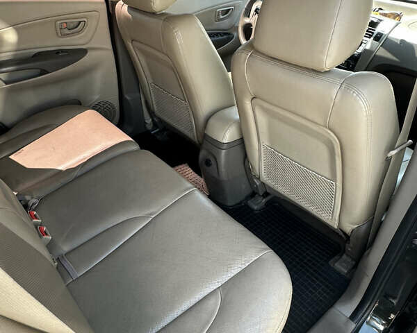 Зелений Хендай Туксон, об'ємом двигуна 2.7 л та пробігом 187 тис. км за 8499 $, фото 2 на Automoto.ua