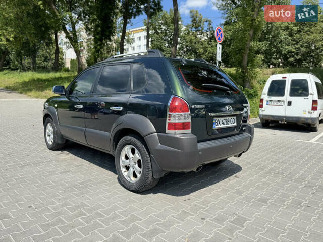 Зеленый Хендай Туксон, объемом двигателя 2.66 л и пробегом 200 тыс. км за 8199 $, фото 6 на Automoto.ua