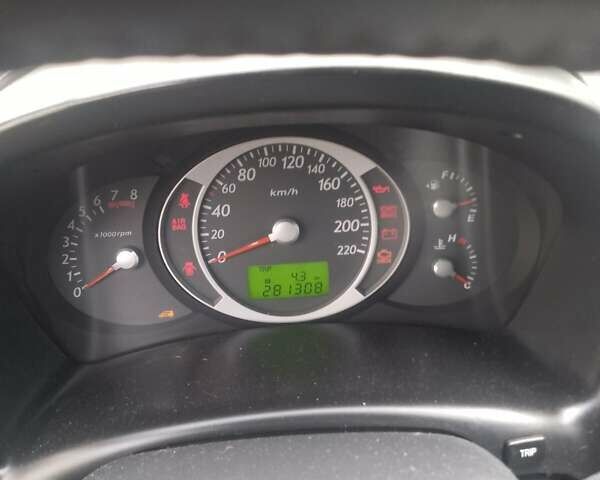 Зелений Хендай Туксон, об'ємом двигуна 1.99 л та пробігом 281 тис. км за 8500 $, фото 5 на Automoto.ua