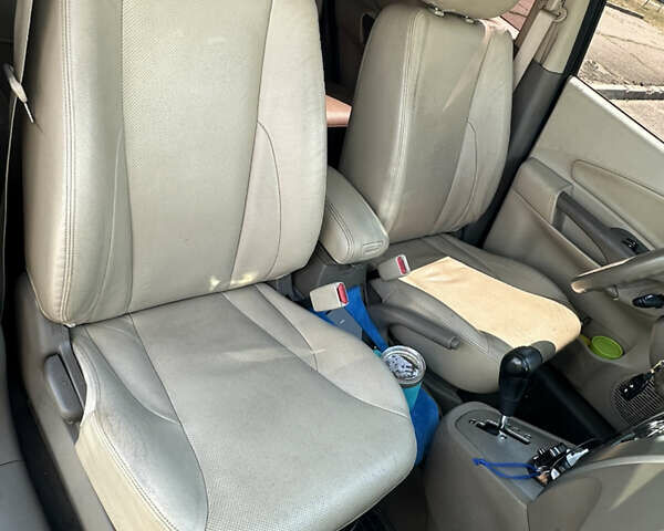 Зелений Хендай Туксон, об'ємом двигуна 2.7 л та пробігом 187 тис. км за 8499 $, фото 4 на Automoto.ua