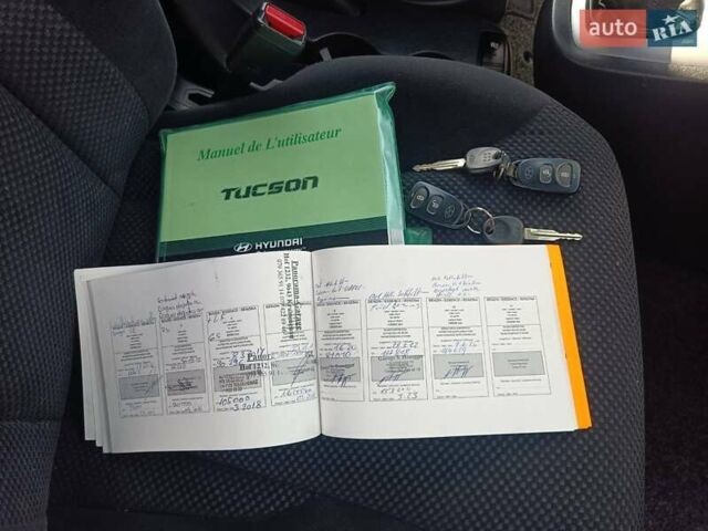 Зеленый Хендай Туксон, объемом двигателя 2 л и пробегом 166 тыс. км за 8800 $, фото 18 на Automoto.ua