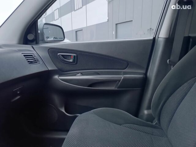 Зеленый Хендай Туксон, объемом двигателя 2 л и пробегом 223 тыс. км за 7290 $, фото 26 на Automoto.ua