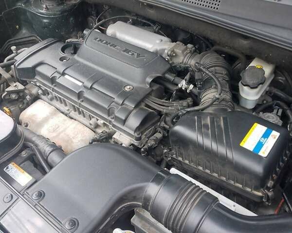 Зелений Хендай Туксон, об'ємом двигуна 1.99 л та пробігом 281 тис. км за 8500 $, фото 1 на Automoto.ua