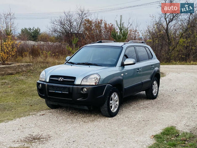 Зеленый Хендай Туксон, объемом двигателя 0 л и пробегом 109 тыс. км за 9500 $, фото 3 на Automoto.ua