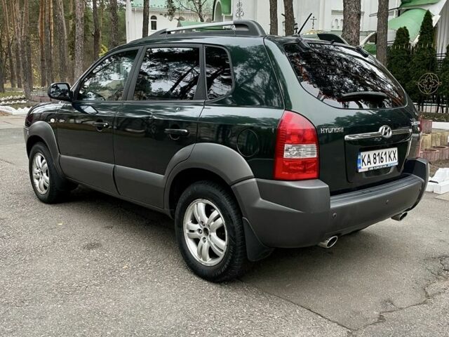 Зеленый Хендай Туксон, объемом двигателя 2.7 л и пробегом 201 тыс. км за 8400 $, фото 3 на Automoto.ua