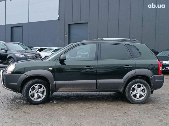 Зеленый Хендай Туксон, объемом двигателя 2 л и пробегом 223 тыс. км за 7290 $, фото 2 на Automoto.ua