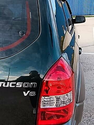 Хендай Туксон 2008 в Одессе на Automoto.ua Зеленый Хендай Туксон, объемом двигателя 2.66 л и пробегом 197 тыс. км за 8800 $, фото 26 на Automoto.ua