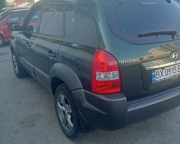Зелений Хендай Туксон, об'ємом двигуна 1.98 л та пробігом 96 тис. км за 8500 $, фото 4 на Automoto.ua