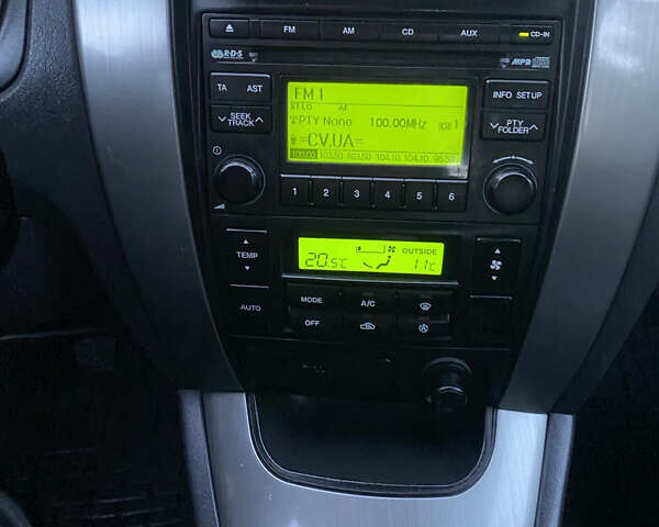 Зелений Хендай Туксон, об'ємом двигуна 2 л та пробігом 110 тис. км за 9200 $, фото 15 на Automoto.ua