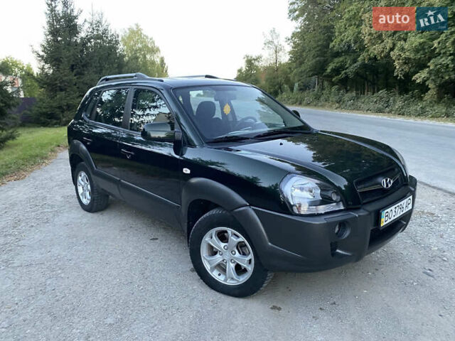 Зелений Хендай Туксон, об'ємом двигуна 2 л та пробігом 110 тис. км за 9200 $, фото 2 на Automoto.ua