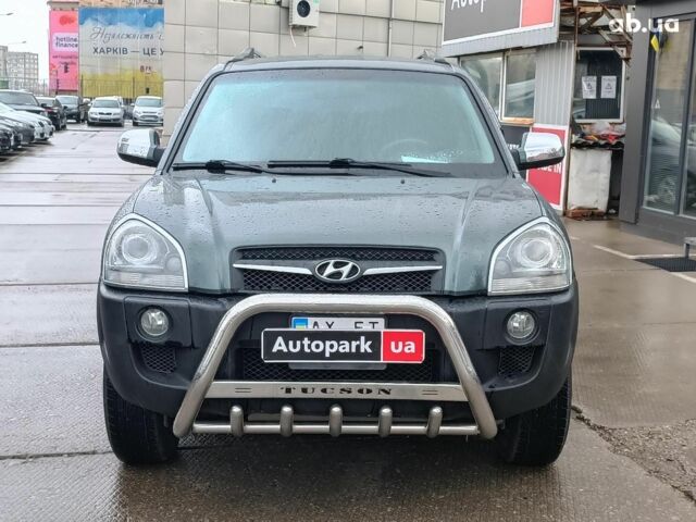 Хендай Туксон 2011 у Харкові на Automoto.ua Зелений Хендай Туксон, об'ємом двигуна 2 л та пробігом 146 тис. км за 10990 $, фото 1 на Automoto.ua