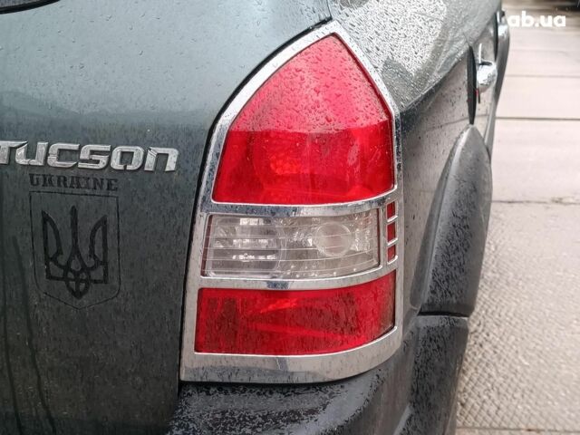 Хендай Туксон 2011 у Харкові на Automoto.ua Зелений Хендай Туксон, об'ємом двигуна 2 л та пробігом 146 тис. км за 10990 $, фото 8 на Automoto.ua