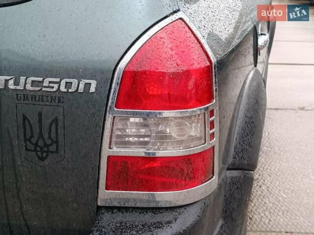 Зеленый Хендай Туксон, объемом двигателя 2 л и пробегом 146 тыс. км за 9890 $, фото 8 на Automoto.ua