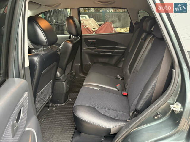 Зелений Хендай Туксон, об'ємом двигуна 2 л та пробігом 65 тис. км за 12250 $, фото 67 на Automoto.ua
