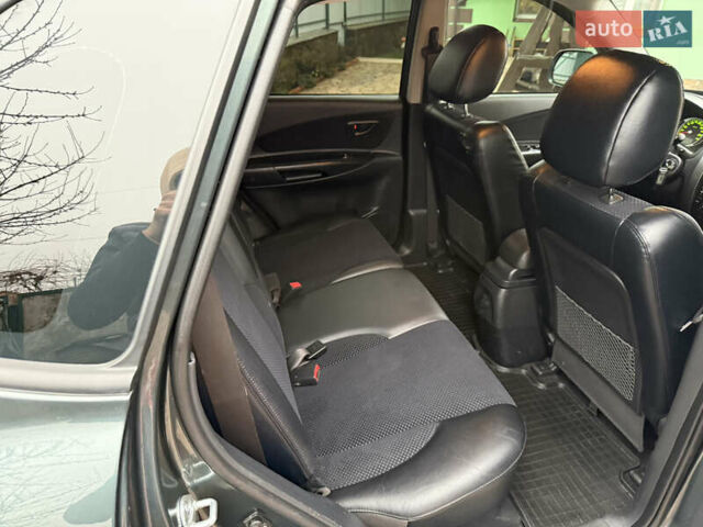 Зеленый Хендай Туксон, объемом двигателя 2 л и пробегом 65 тыс. км за 12250 $, фото 73 на Automoto.ua