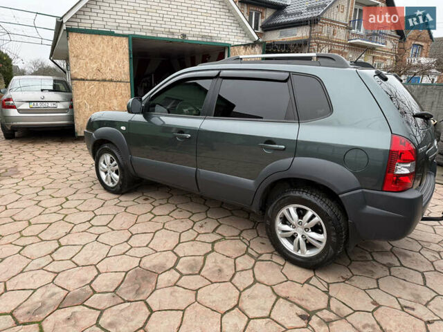 Зеленый Хендай Туксон, объемом двигателя 2 л и пробегом 65 тыс. км за 12250 $, фото 18 на Automoto.ua