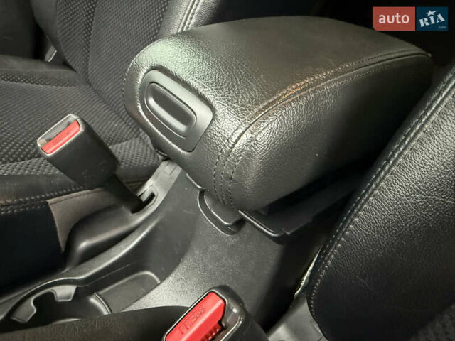 Зеленый Хендай Туксон, объемом двигателя 2 л и пробегом 65 тыс. км за 12250 $, фото 66 на Automoto.ua