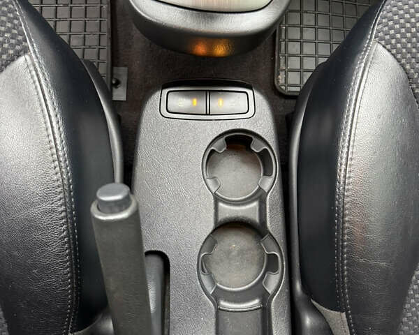 Зелений Хендай Туксон, об'ємом двигуна 2 л та пробігом 65 тис. км за 12250 $, фото 57 на Automoto.ua