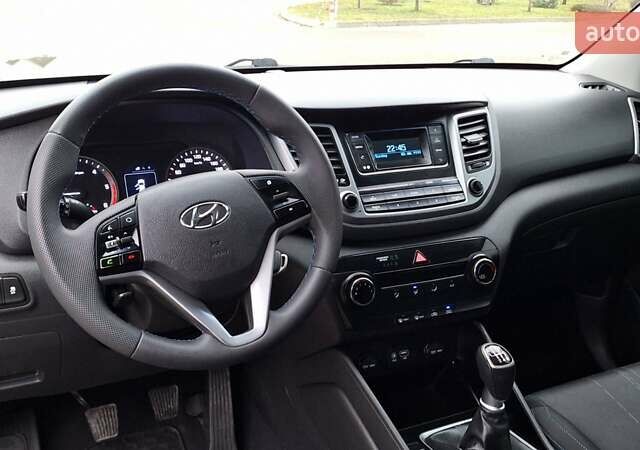 Зелений Хендай Туксон, об'ємом двигуна 2 л та пробігом 218 тис. км за 16999 $, фото 22 на Automoto.ua