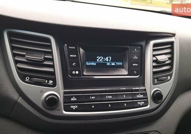 Зелений Хендай Туксон, об'ємом двигуна 2 л та пробігом 218 тис. км за 16999 $, фото 32 на Automoto.ua