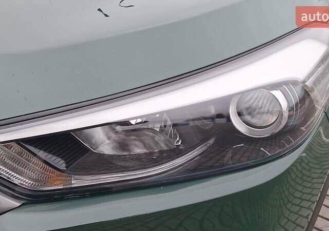 Зелений Хендай Туксон, об'ємом двигуна 2 л та пробігом 218 тис. км за 17300 $, фото 4 на Automoto.ua