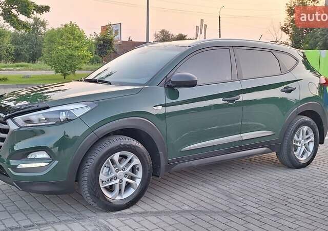 Хендай Туксон 2018 в Коломые на Automoto.ua Зеленый Хендай Туксон, объемом двигателя 2 л и пробегом 211 тыс. км за 16400 $, фото 2 на Automoto.ua