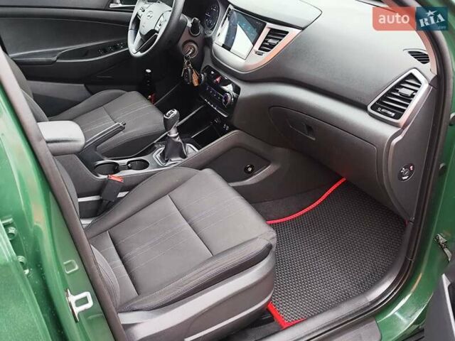Зеленый Хендай Туксон, объемом двигателя 2 л и пробегом 213 тыс. км за 17900 $, фото 29 на Automoto.ua