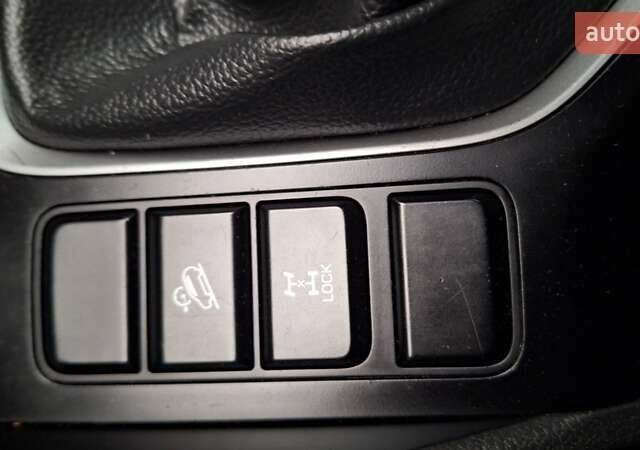 Зелений Хендай Туксон, об'ємом двигуна 2 л та пробігом 218 тис. км за 16999 $, фото 30 на Automoto.ua