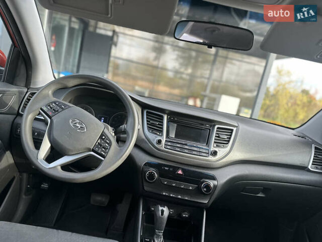Хендай Туксон 2016 в Владимир-Волынский на Automoto.ua Оранжевый Хендай Туксон, объемом двигателя 2 л и пробегом 144 тыс. км за 13000 $, фото 76 на Automoto.ua