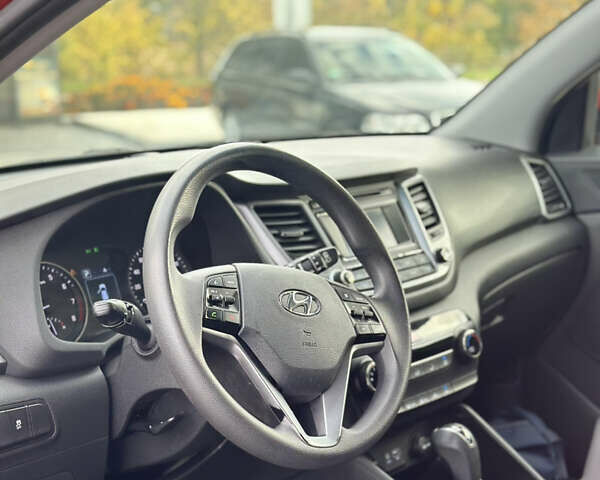 Хендай Туксон 2016 в Владимир-Волынский на Automoto.ua Оранжевый Хендай Туксон, объемом двигателя 2 л и пробегом 144 тыс. км за 13000 $, фото 49 на Automoto.ua