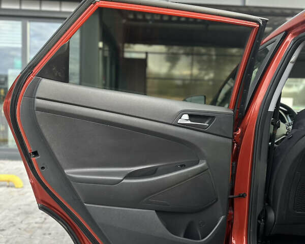 Хендай Туксон 2016 в Владимир-Волынский на Automoto.ua Оранжевый Хендай Туксон, объемом двигателя 2 л и пробегом 144 тыс. км за 13000 $, фото 72 на Automoto.ua