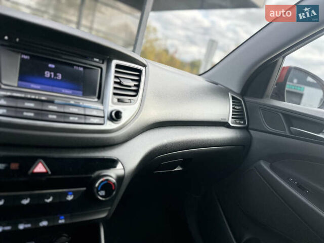 Хендай Туксон 2016 в Владимир-Волынский на Automoto.ua Оранжевый Хендай Туксон, объемом двигателя 2 л и пробегом 144 тыс. км за 13000 $, фото 57 на Automoto.ua